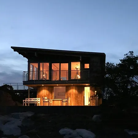Feriehus Modern With Sea Views In Portor