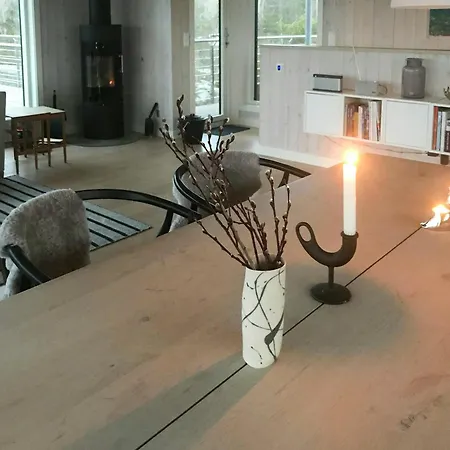 Modern With Sea Views In Portor Feriehus Stabbestad