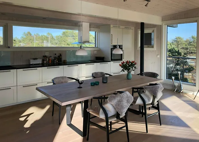 Modern With Sea Views In Portor * Stabbestad